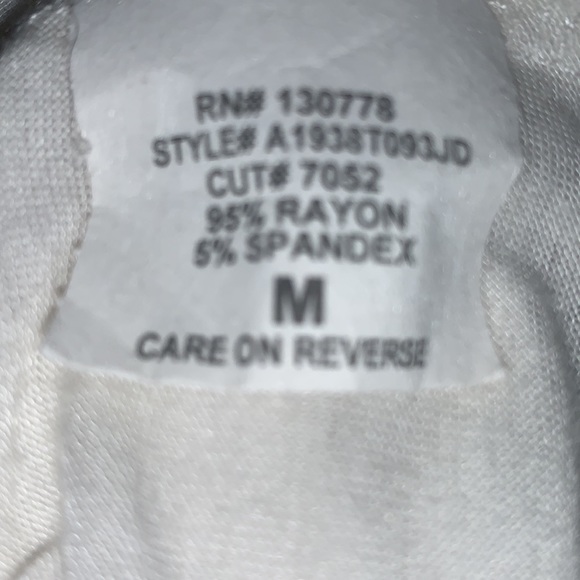 🎄Christmas 3/4 Slv Tee “KEEP CALM and JINGLE ON” Size Medium🎅🏼 - Picture 7 of 10